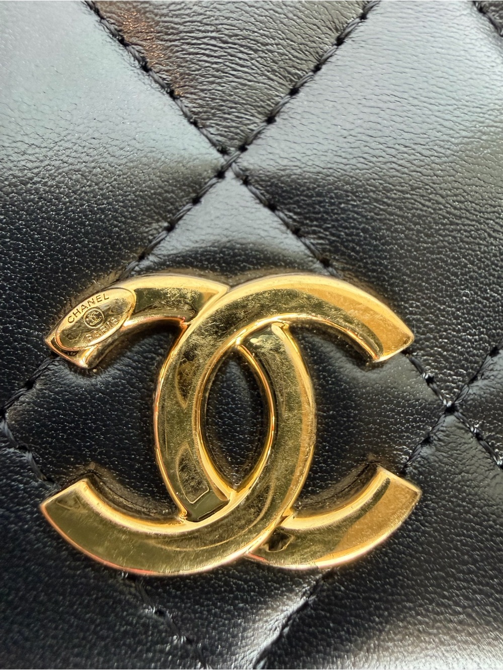 🎉SOLD🎉 CHANEL Black Lambskin WOC Wallet On Chain Gold Hardware GHW Cruise 2023 - Picture 6 of 12